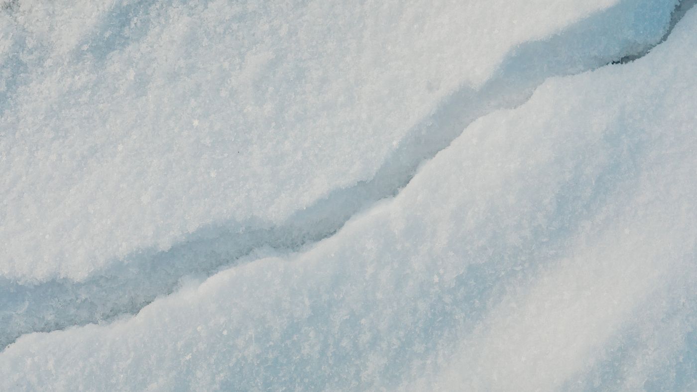 Winterizing an Above-Ground Pool Without Cracking the Walls