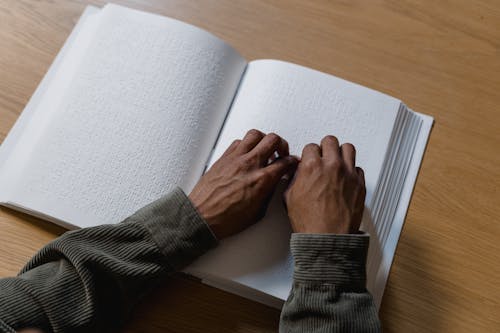 Fotos de stock gratuitas de asistencia, braille, ciego