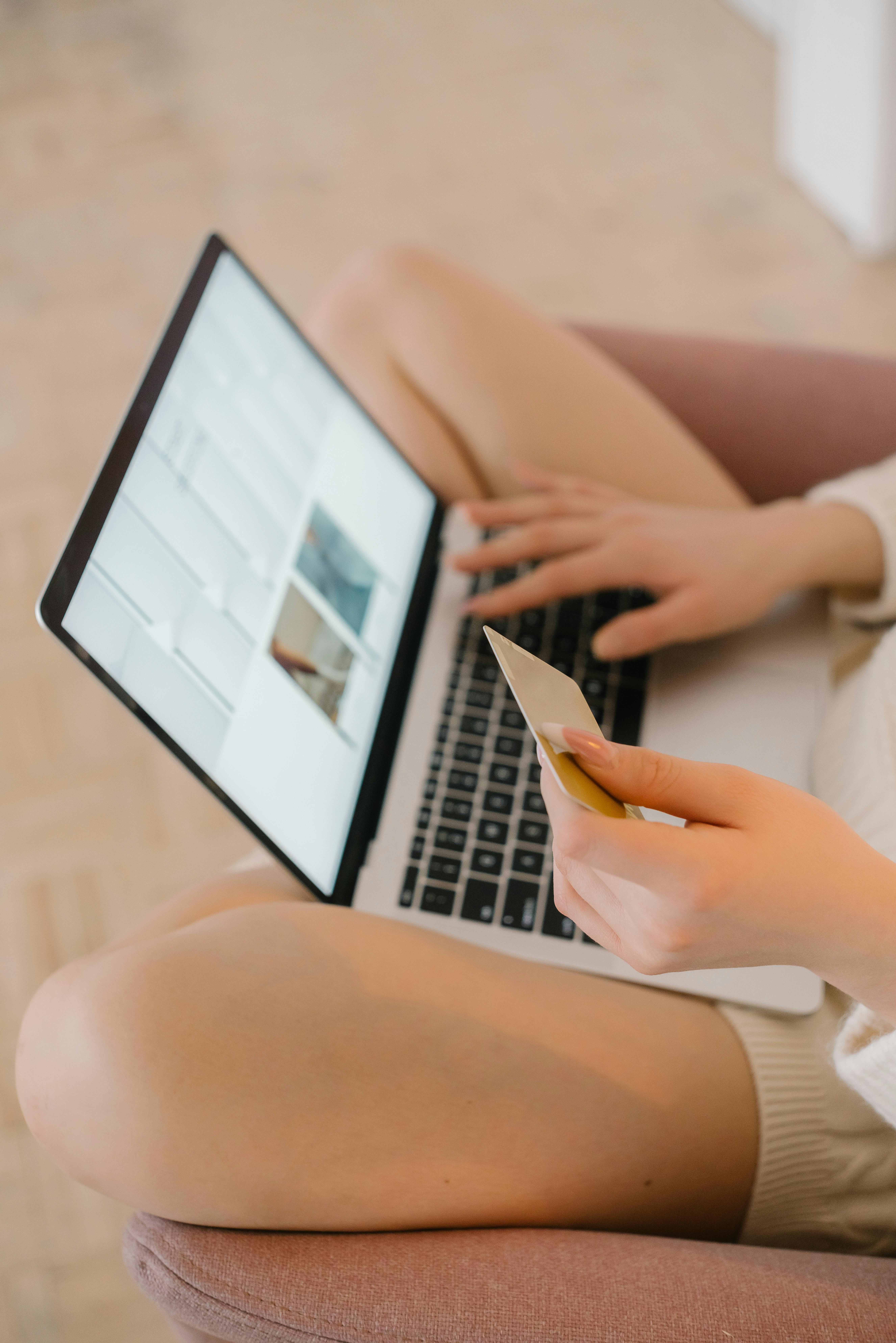 체크카드 사용 시나리오 인포그래픽