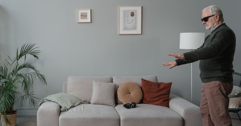Comment l’audition booste l’autonomie des seniors à domicile ?
