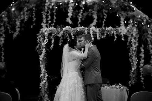 Gratuit Imagine de stoc gratuită din alb-negru, căsătorie, ceremonie Fotografie de stoc