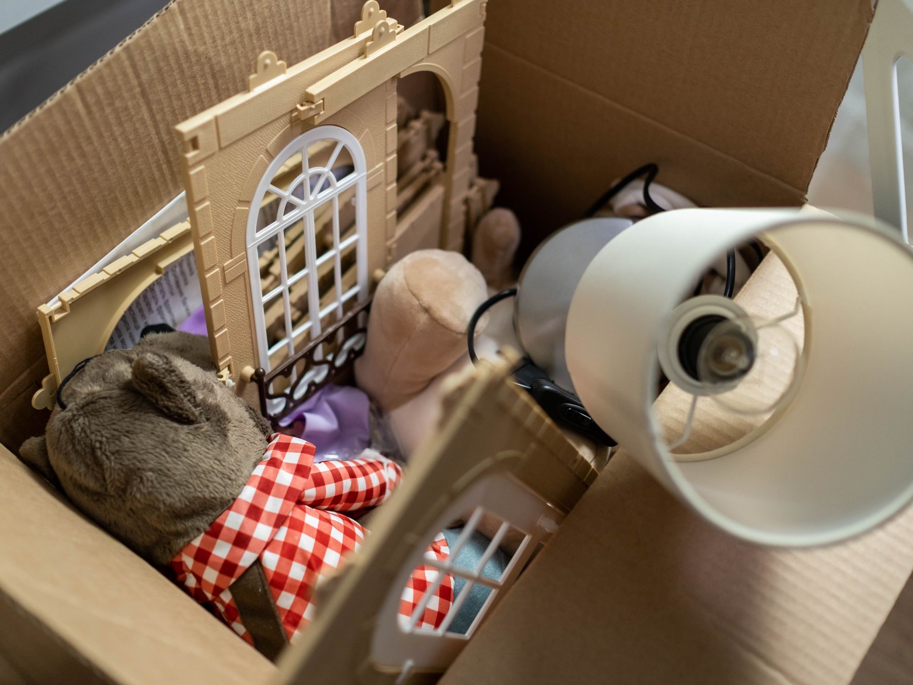 Ipswich — belongings being loaded for transport to storage
