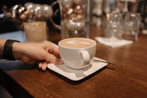 Ilmainen kuvapankkikuva tunnisteilla kahvi, kahvitaide, käsi