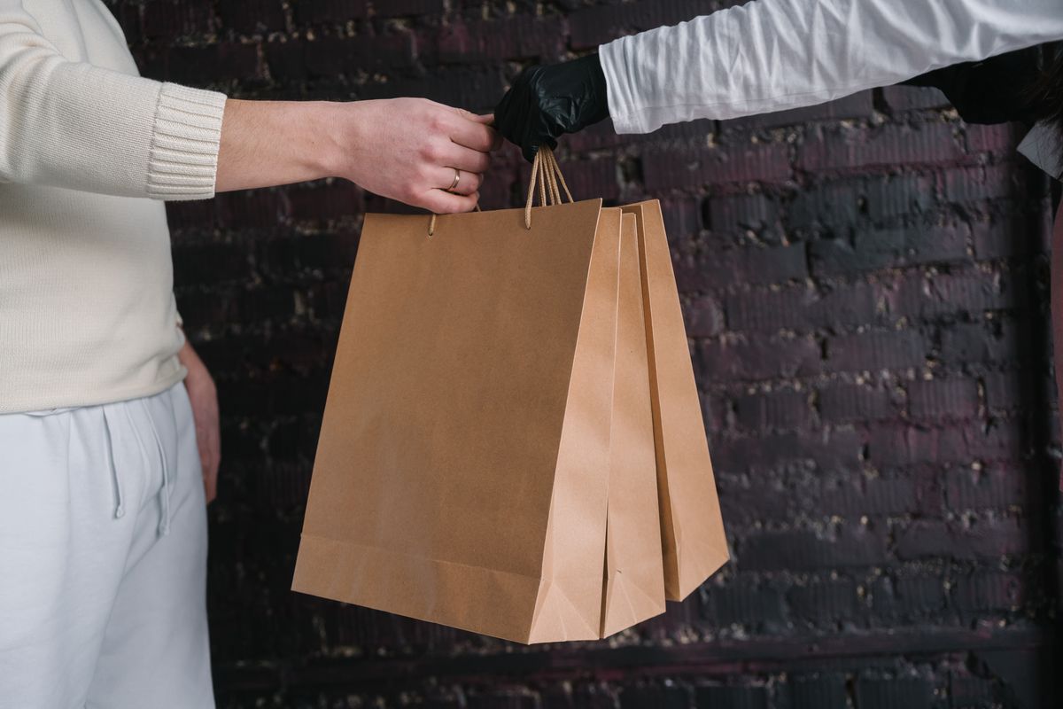 single item delivery in Chippenham — Loaded properly: blankets, straps and a plan in Chippenham