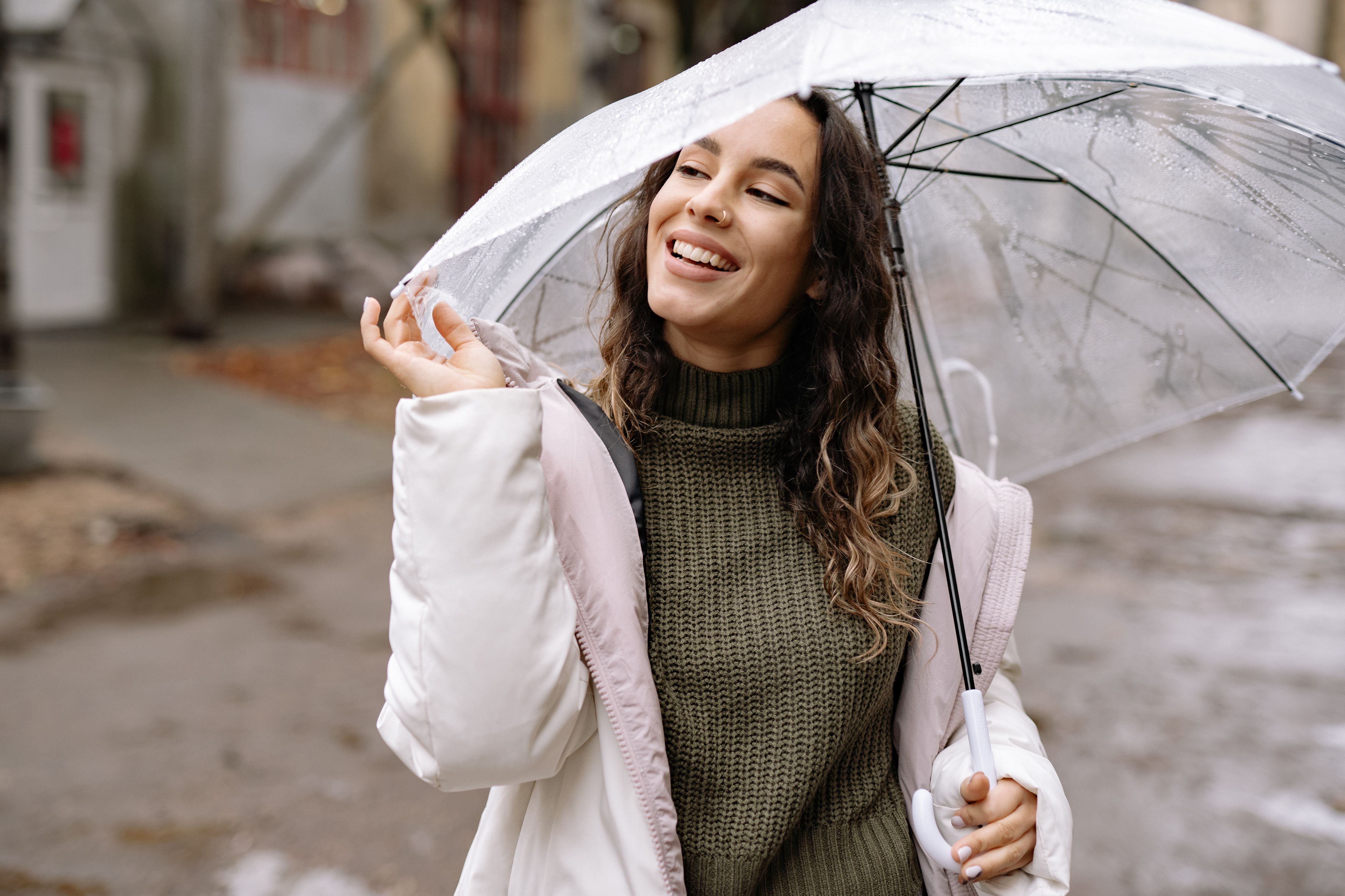 The Only “Rainy Day” Sweater That Saved My Vancouver Commute (And My Sanity)