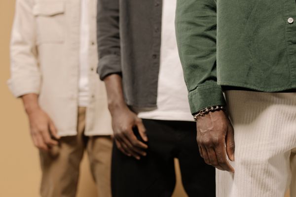 The SocialMaxx Aura Guide: Mastering Body Language and Presence