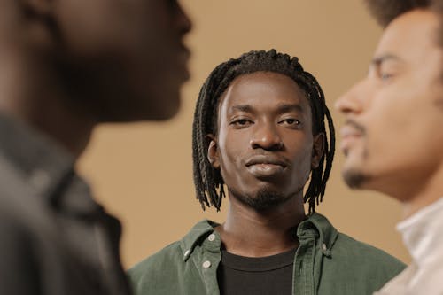 Kostenloses Stock Foto zu afroamerikanischer mann, bärtig, dreadlocks