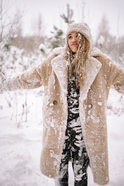 Free Immagine gratuita di abbigliamento caldo, coperto di neve, donna Stock Photo