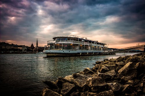bezplatná Základová fotografie zdarma na téma Budapešť, hdr, jachta Základová fotografie