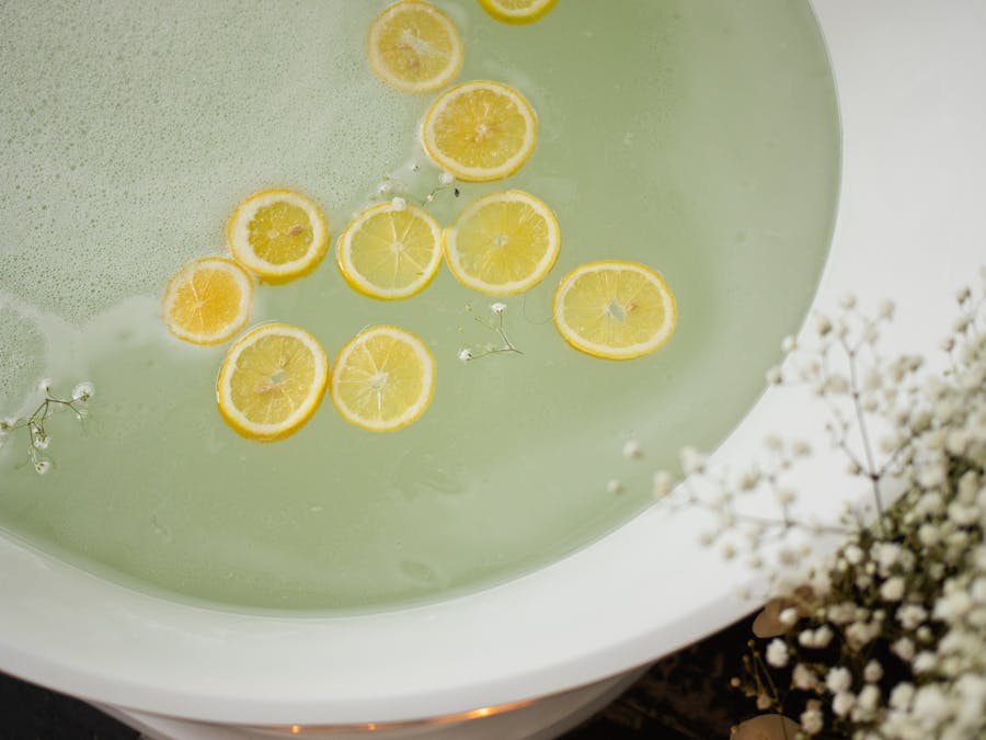 Does lemon juice burn belly fat?
