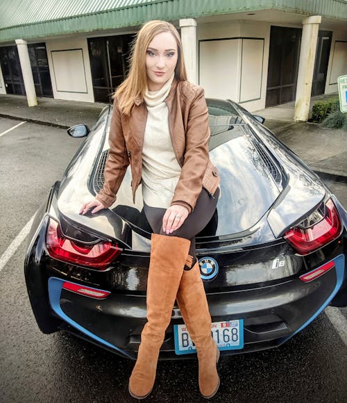 Fotos de stock gratuitas de BMW, chica guapa, estilo de negocios