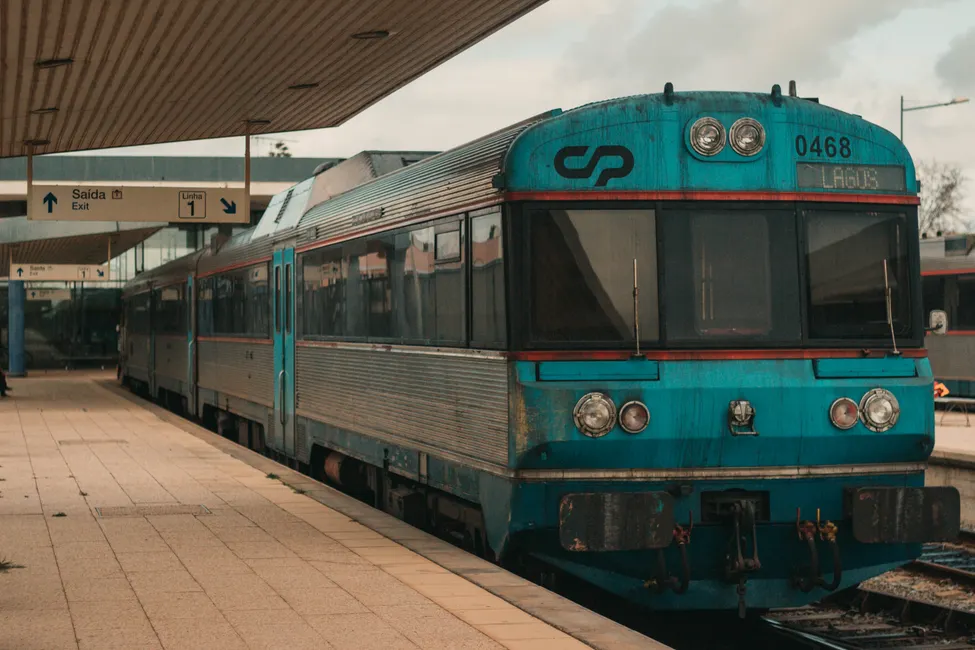 Porto to Lisbon โ Best Ways to Travel (Train, Bus & Car 2026)