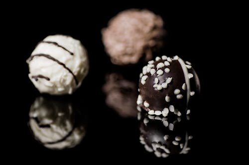 Free Chocolate and Vanilla Round Pastry Stock Photo