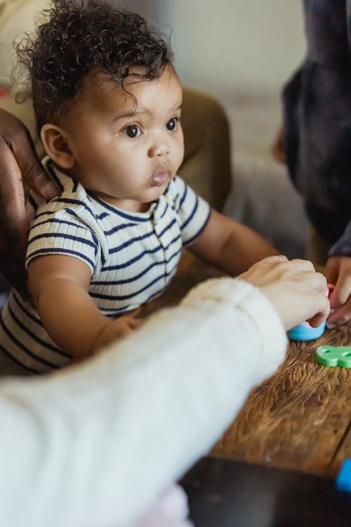Ücretsiz afrikalı-amerikalı bebek, ahşap, anne içeren Ücretsiz stok fotoğraf Stok Fotoğraflar