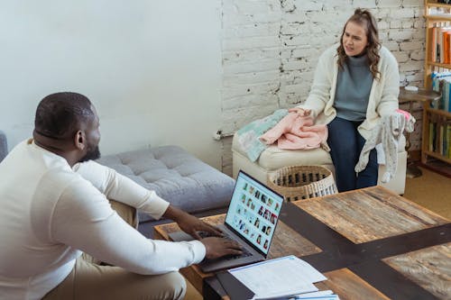 Δωρεάν στοκ φωτογραφιών με bonding, laptop, αγανακτώ