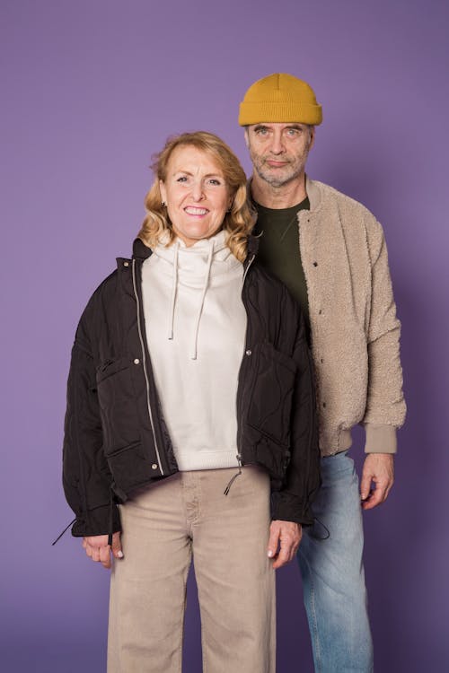 Kostnadsfri bild av äldre par, ansiktsuttryck, ha på sig