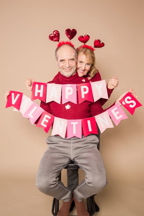 950+ Couple Matching Outfits Stock Photos, Pictures & Royalty-Free Images -  iStock
