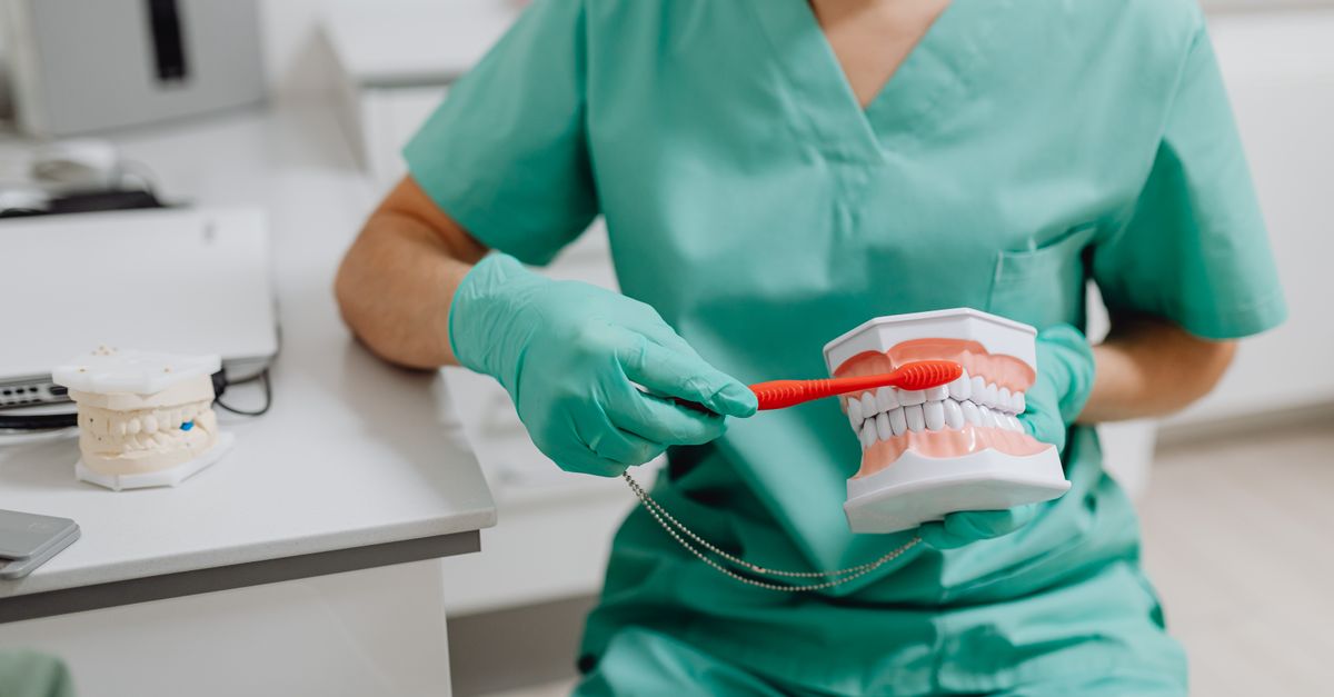 Generalized Gingivitis With Reduced Periodontal Tissue Without Periodontitis: Causes, Symptoms, and Treatment