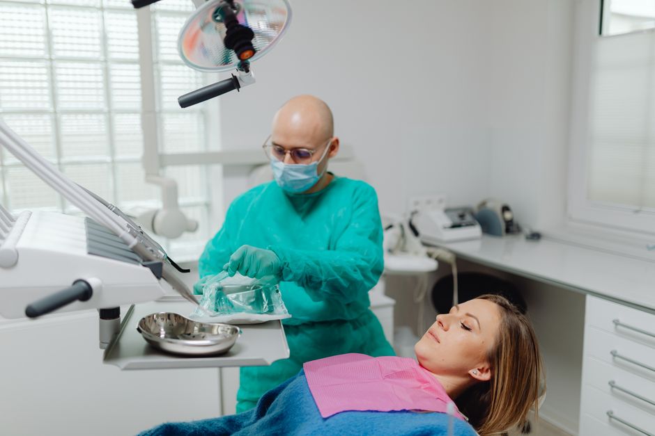 A patient receiving gentle emergency dental trauma care - Emergency dental implants A patient receiving gentle emergency dental trauma care - Emergency dental implants