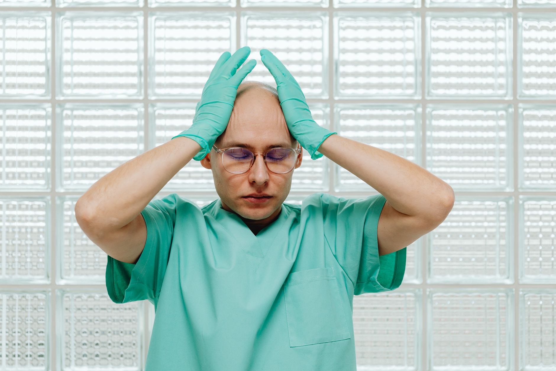 Illustration: Marc Lévêque balance : 30 000 morts par an à cause des erreurs médicales en France