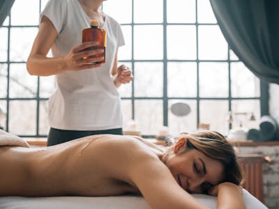 นวดน้ำมันยาหม่อง - รัญจวน นวด ขอนแก่น