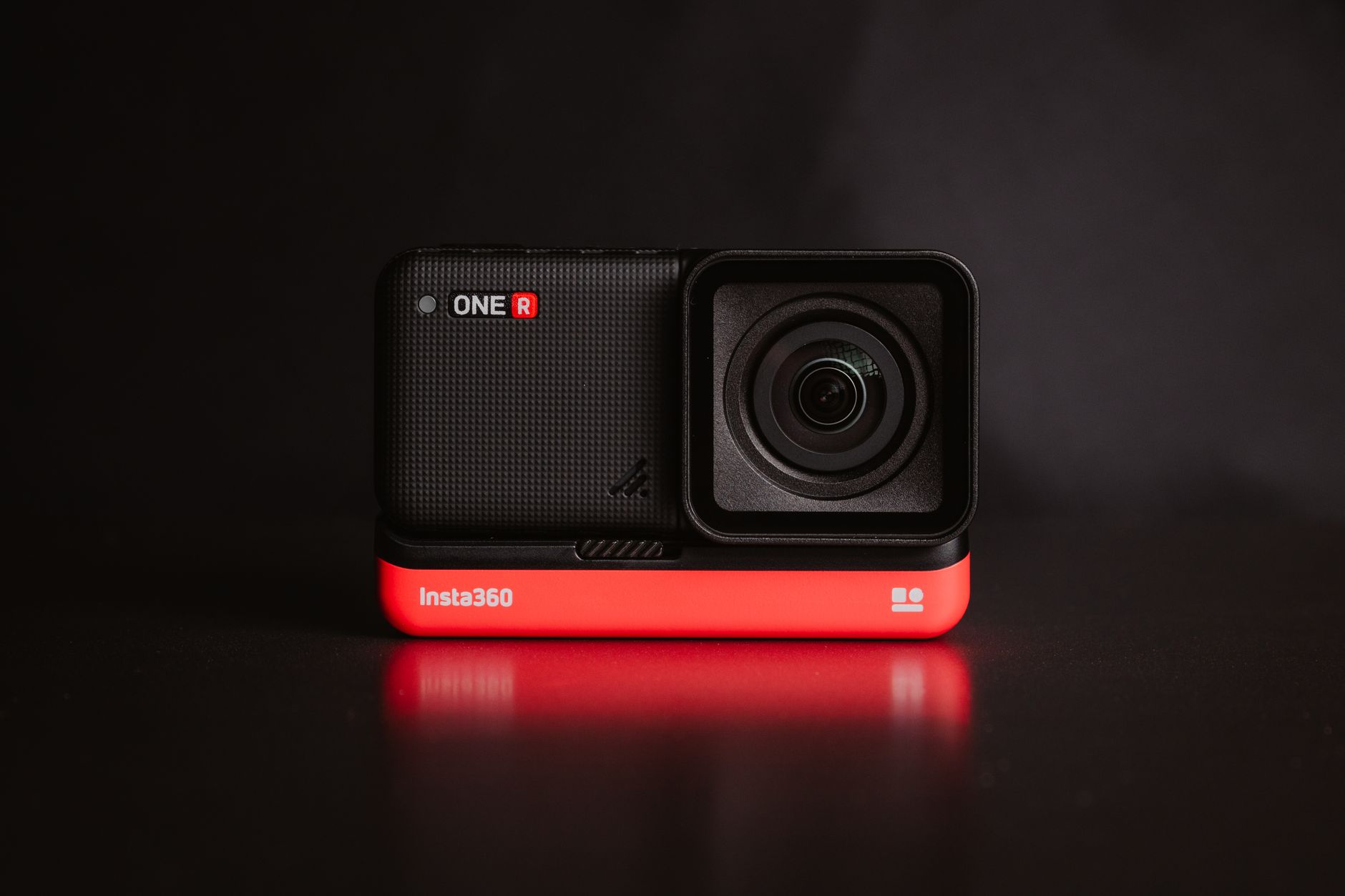 Insta360 Unveils Mirrorless Cameras