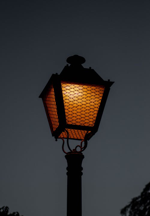光, 垂直ショット, 街路灯の無料の写真素材