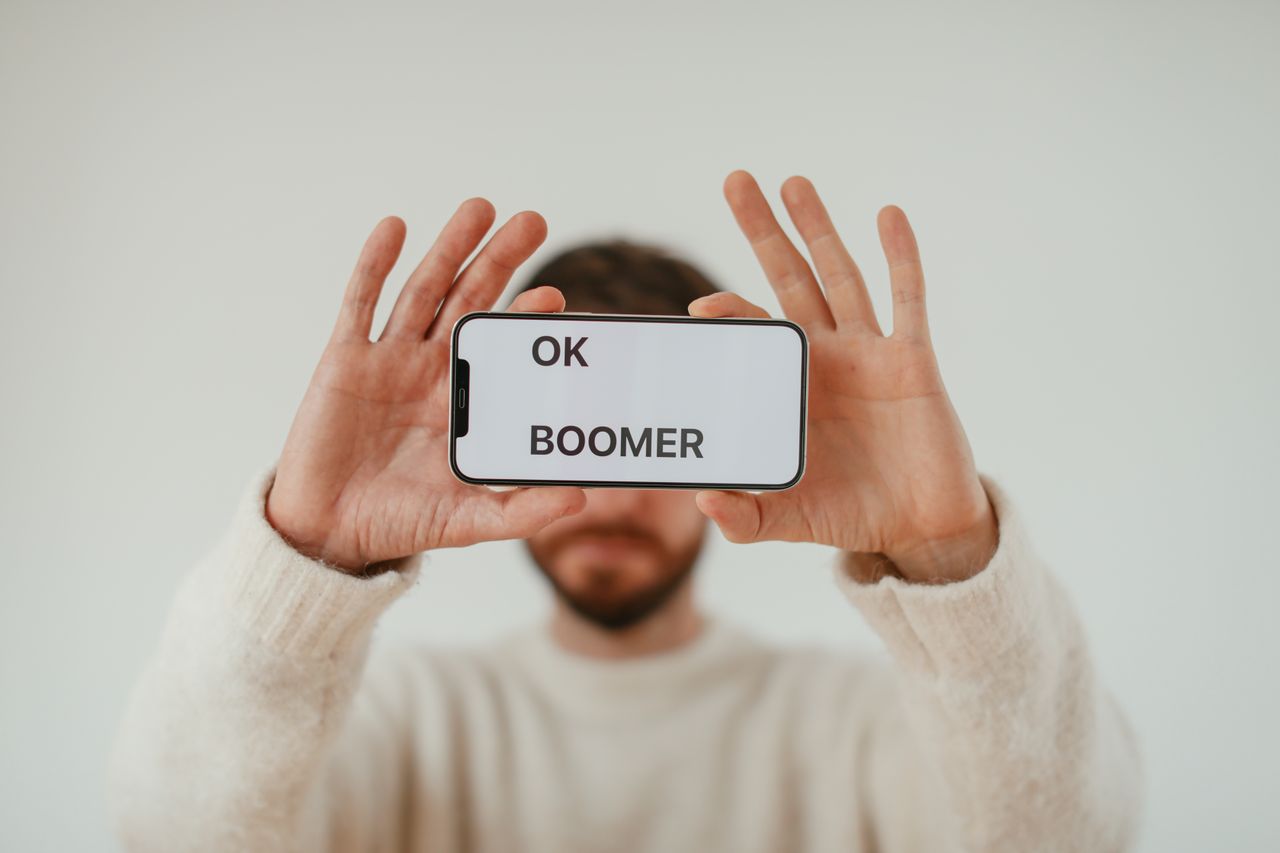 Memes Trend Globally: How Internet Culture and AI are Shaping Digital Communication