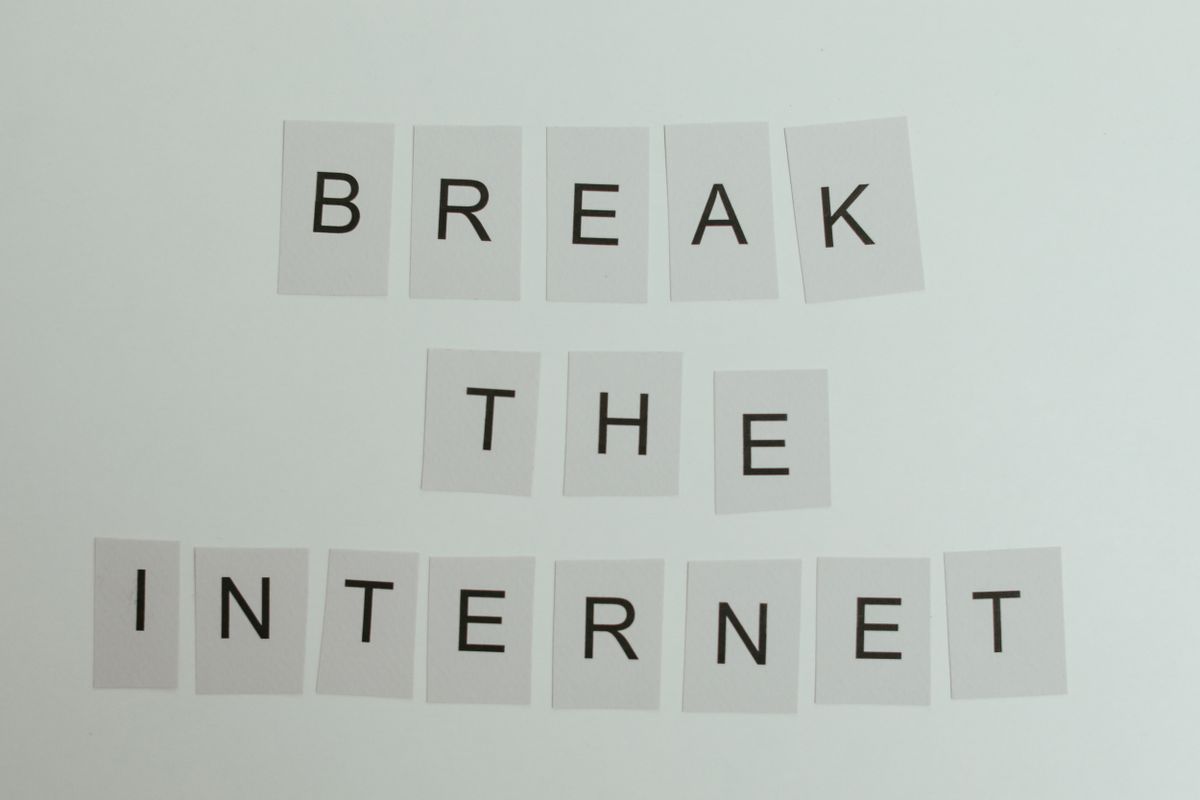Reclame online pe Google si pe retele sociale