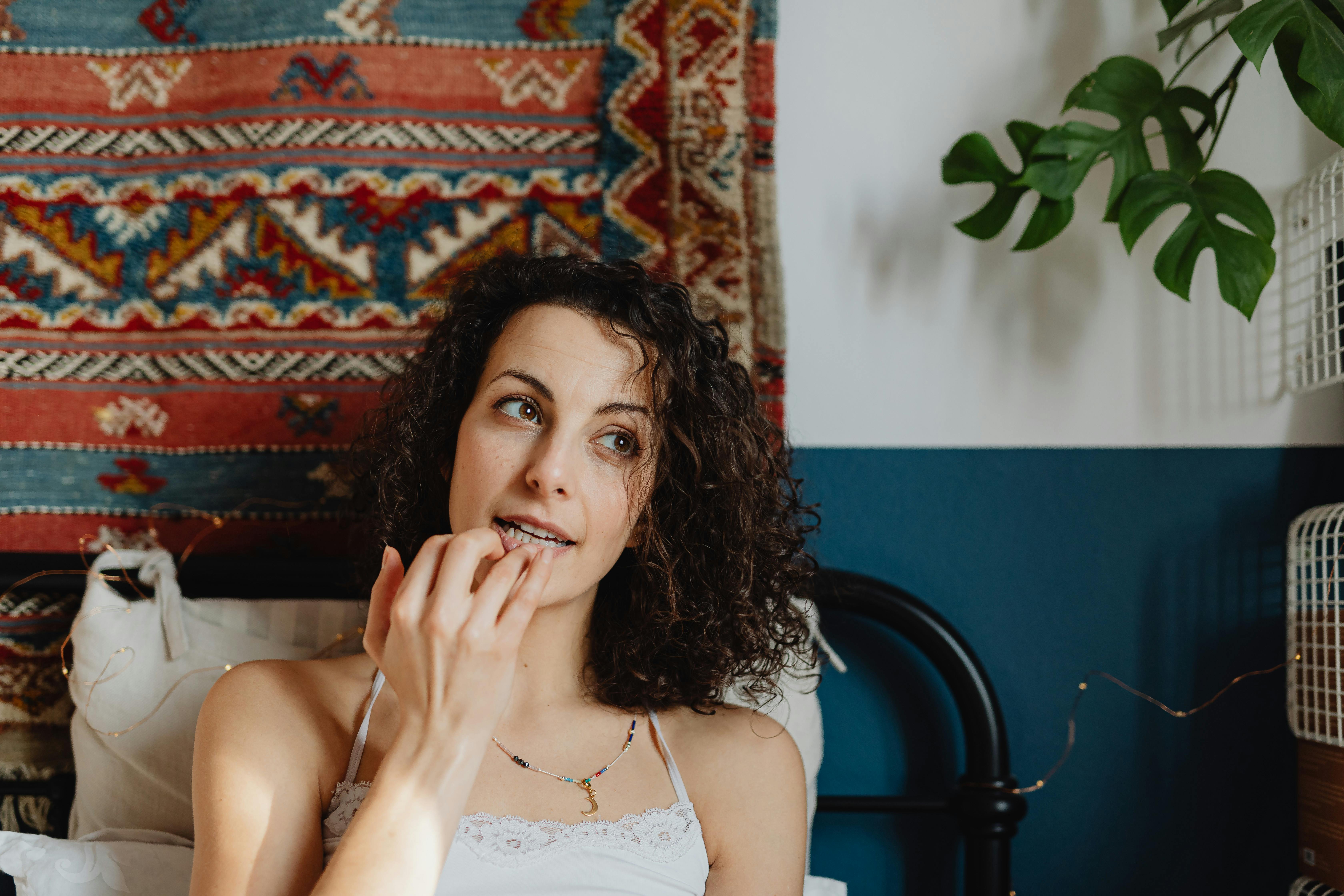 CBD Gummies Night Time: A Practical Guide to Better Sleep and Recovery — Photo by www.kaboompics.com on Pexels