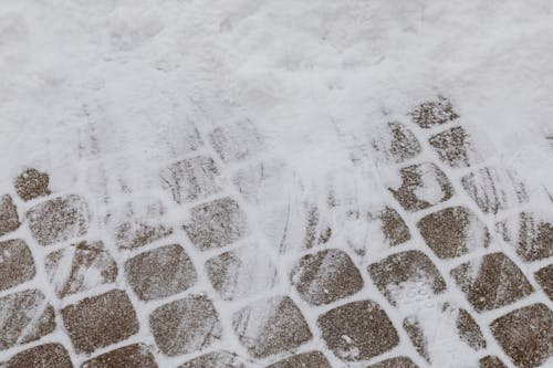 Fotobanka s bezplatnými fotkami na tému hranaté tvary, peší chodník, sneh