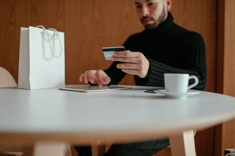 Planejamento financeiro para pagar a fatura integral do cartão e evitar o rotativo