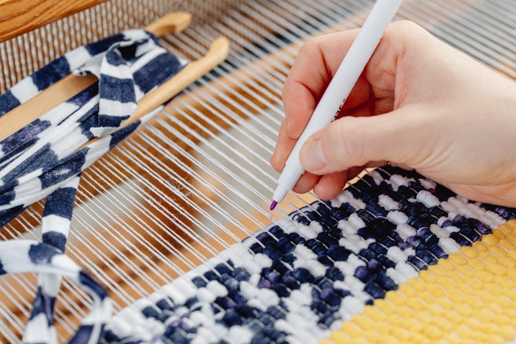 Person Marking Lines Weaving With Wool