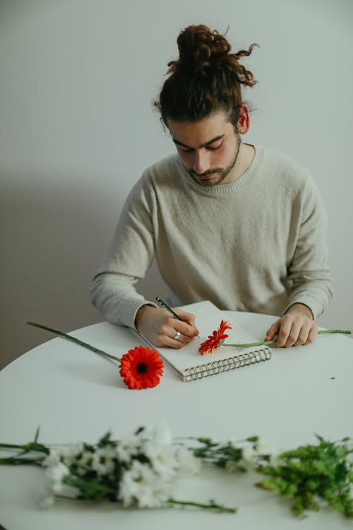 Photos gratuites de cahier, écrite, fleurs blanches