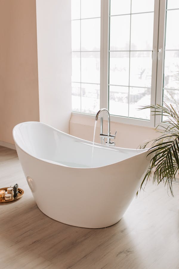 Mosaic-Backed Freestanding Tub
