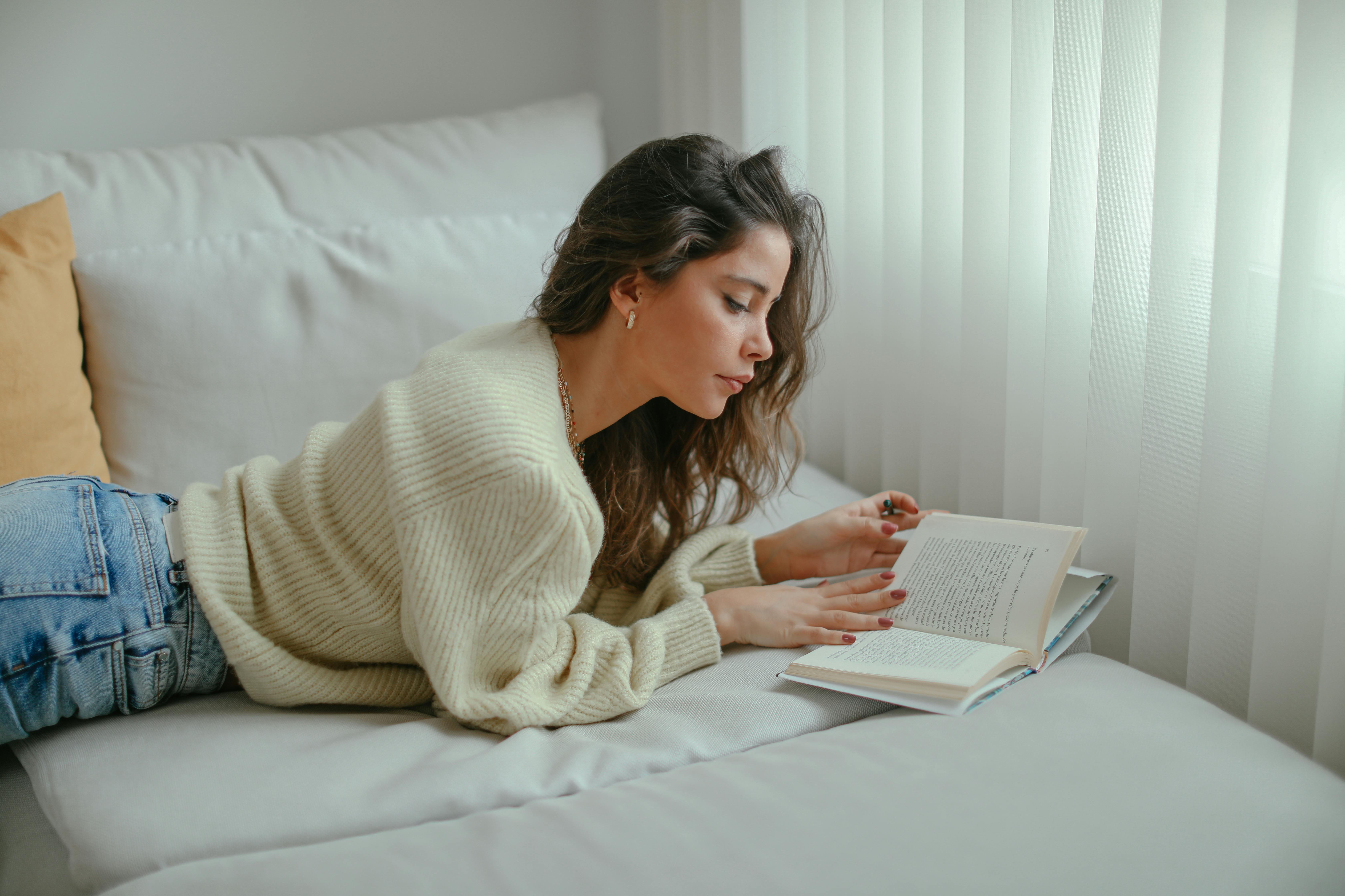 Personal Growth Books That Will Bring Positive Energy for 2026, According to Readers — Photo by Cup of  Couple on Pexels