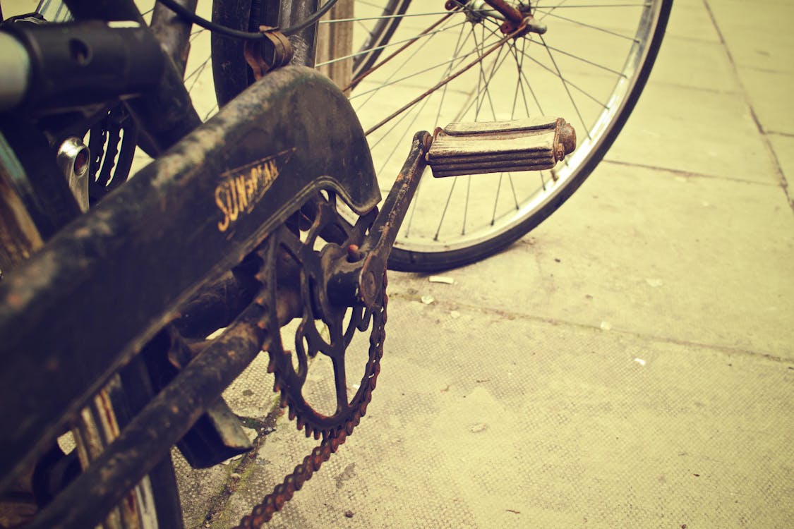 Ücretsiz bisiklet, eski, fakirlik içeren Ücretsiz stok fotoğraf Stok Fotoğraflar