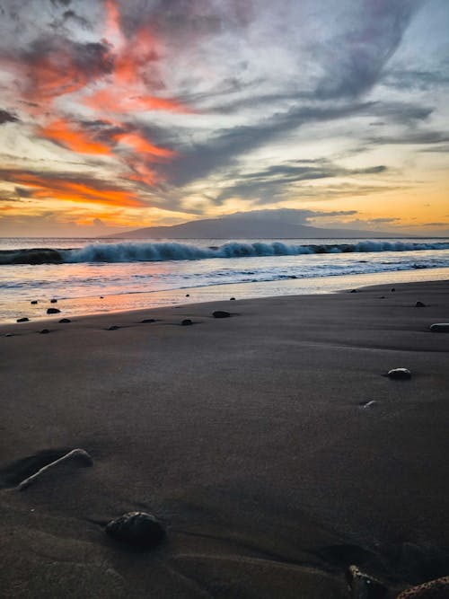 Foto profissional grátis de água, areia, atraente