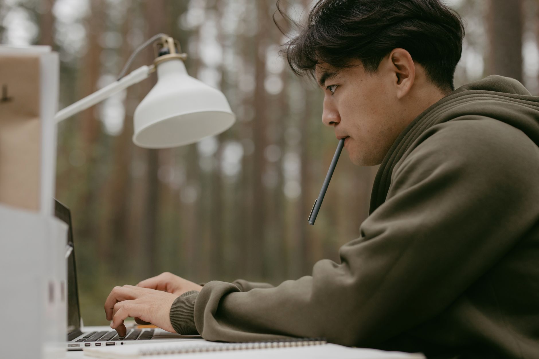Tạo không gian làm việc tĩnh lặng để tập trung cao độ vào nhiệm vụ.