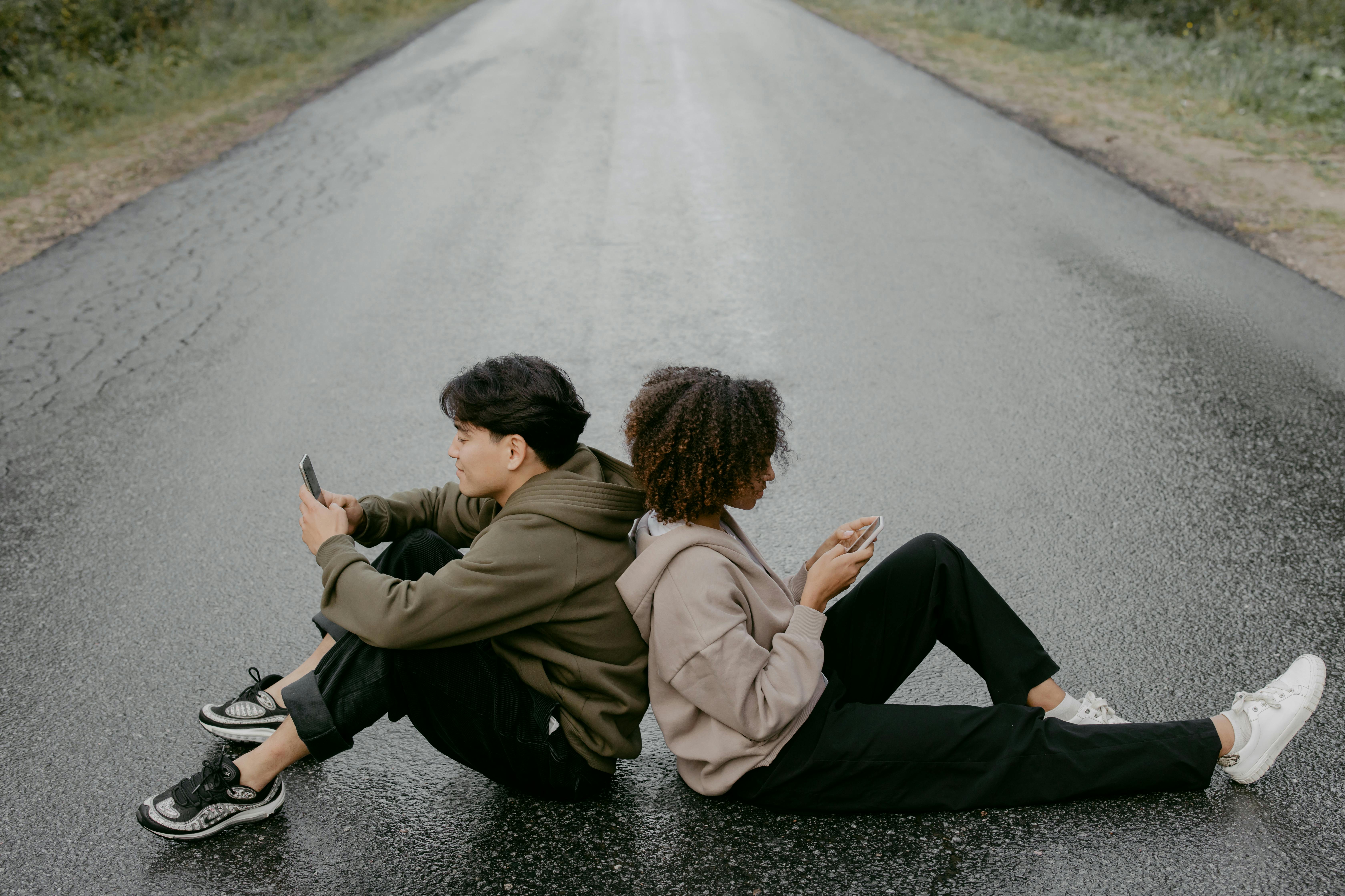 2 Reasons You Choose Complicated Relationships, By A Psychologist — Photo by cottonbro studio on Pexels