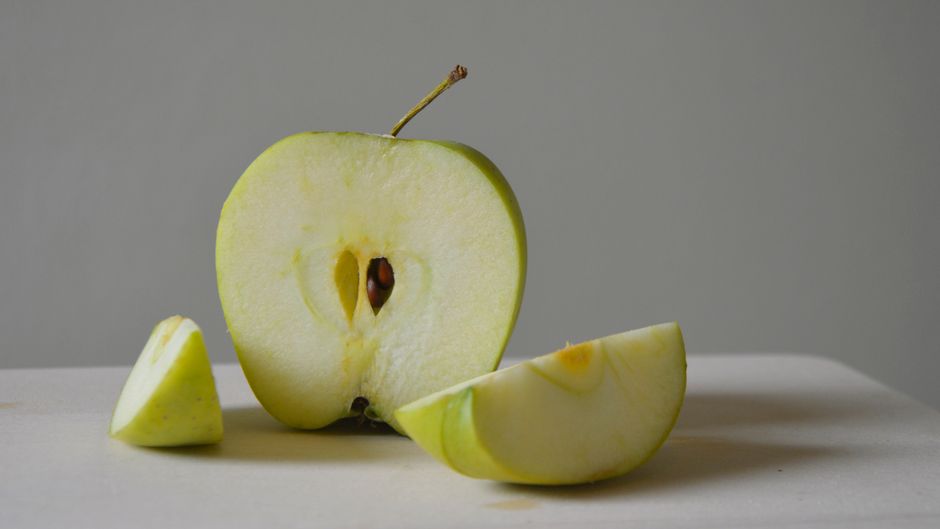 sliced golden apple fruit