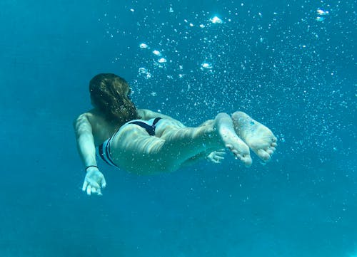 Fotos de stock gratuitas de agua Azul, bajo el agua, burbujas de agua