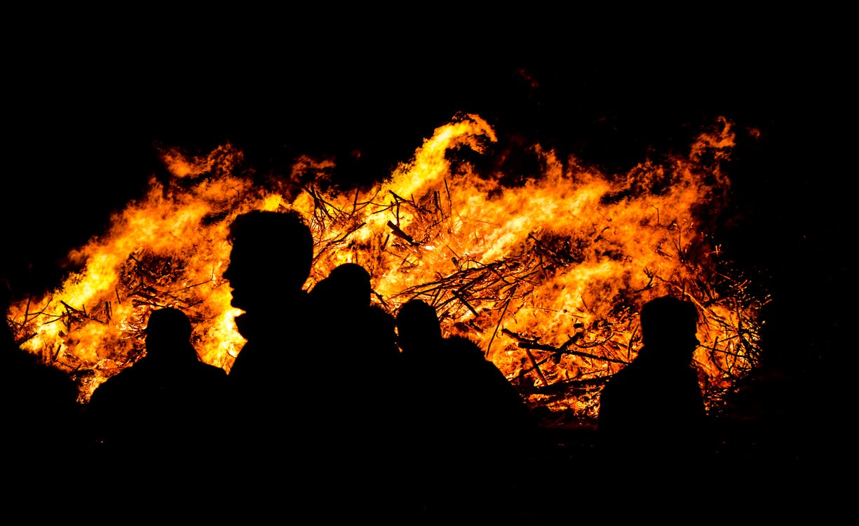 무료 밤, 불, 사람의 무료 스톡 사진