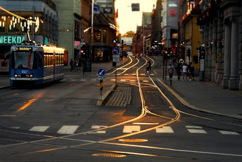 akşam, dört yol ağzı, Kent içeren Ücretsiz stok fotoğraf