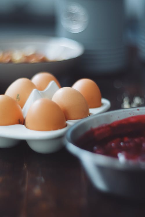 Kostenloses Stock Foto zu eier, eierbecher, essen