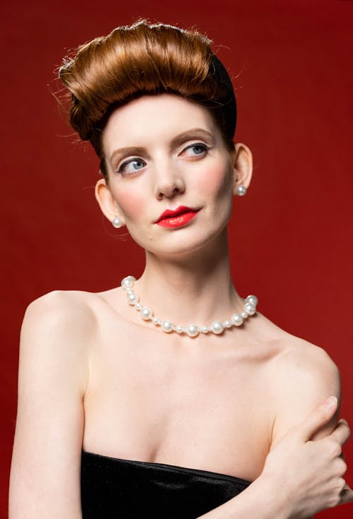 Free Portrait of a Woman With a Pearl Necklace  Stock Photo