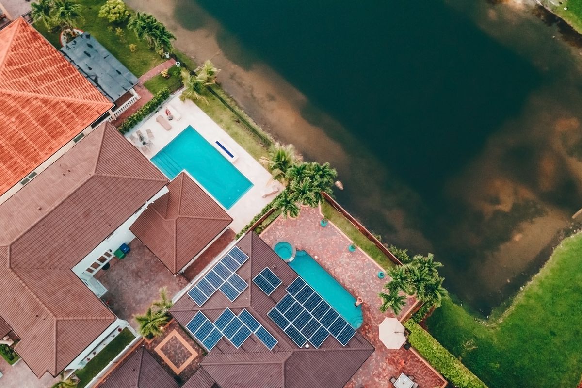 Pompe à chaleur solaire pour piscine : prix et avis - Bien choisir, installer et entretenir sa solution de chauffage de piscine