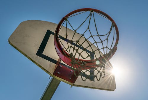 Základová fotografie zdarma na téma Basketbalový koš, detail, modrá obloha