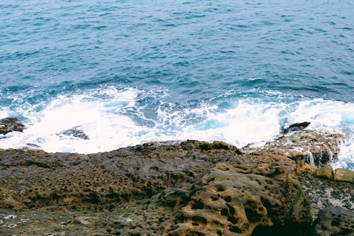 Kostnadsfri bild av hav, klippformation, strand