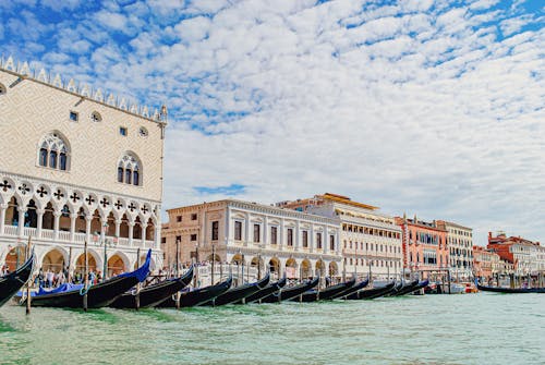 Immagine gratuita di acqua, barche, canal grande